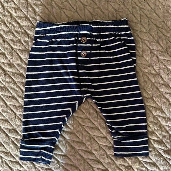 Carter’s pants - Picture 4 of 9